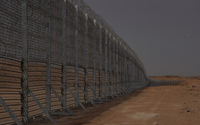 الجدار الأمني شرق غزة .. تكريس لعقلية الجيتو الإسرائيلية