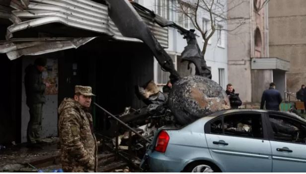 مقتل وزير داخلية أوكرانيا ومسؤولين كبار بتحطم مروحية في كييف