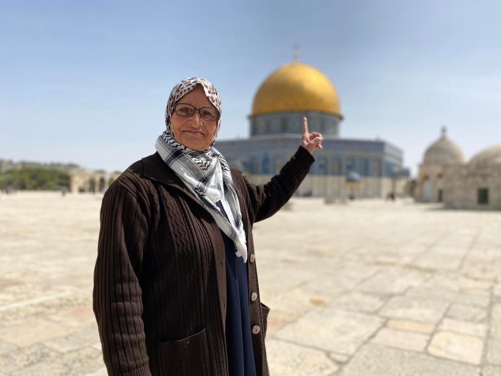 الاحتلال يعتقل المرابطة نفيسة خويص ويمدد توقيف هنادي الحلواني