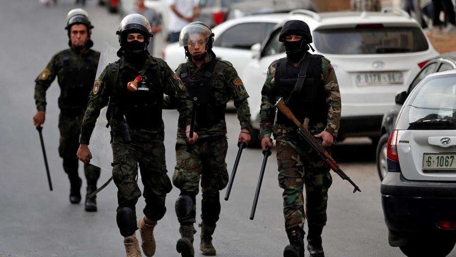أجهزة السلطة تعتقل طالبين من الكتلة الإسلامية في الخليل
