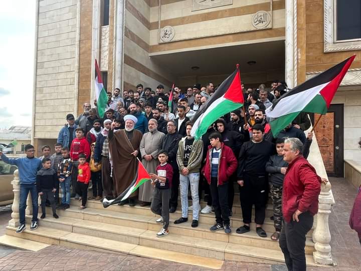 المخيمات الفلسطينية في لبنان تنظم مسيرات داعمة لـعرين الأسود