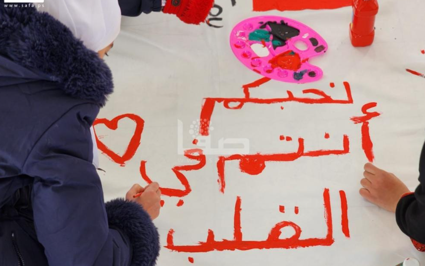 أطفال غزة يتضامنون مع الشعبين التركي والسوري