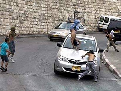 مستوطن يدهس طفلا في الخليل ويصيبه بجروح
