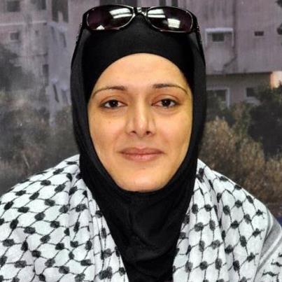 الأسيرة المحررة عبير عودة تعتصم برام الله