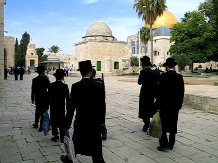 تحذيرات من فرض فعلي لتقسيم المسجد الأقصى المبارك