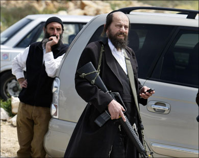 مستوطنو حومش يعتدون على سائق فلسطيني