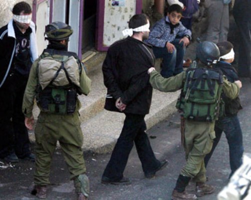 الاحتلال يعتقل 5 مواطنين وتشديد أمني في القدس