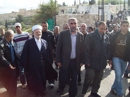 رضوان يدعو للنفير العام للدفاع عن الأقصى