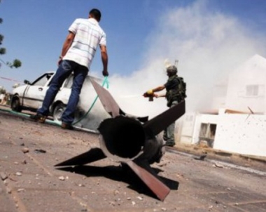 الاحتلال يعلن سقوط صاروخ على عسقلان