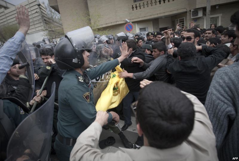 صدامات وسط طهران بسبب أزمة العملة