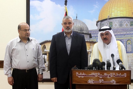 وفد قطري يؤكد البدء بتنفيذ مشاريع إعادة إعمار غزة