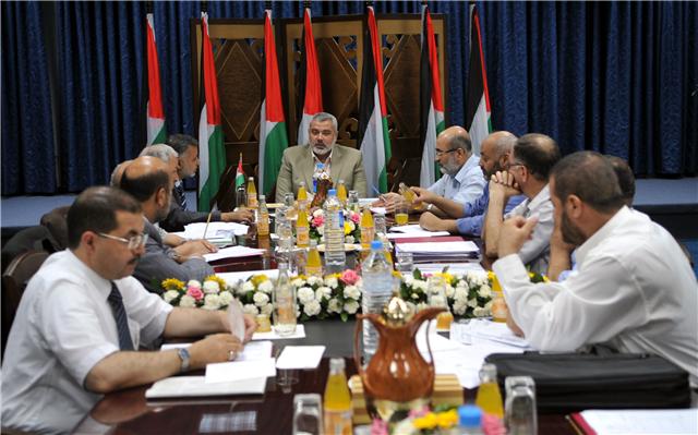 الحكومة: رد المقاومة على جرائم الاحتلال حق مشروع