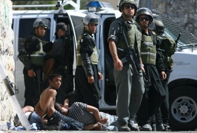 الاحتلال يعتقل عشرة مواطنين نصفهم من القدس