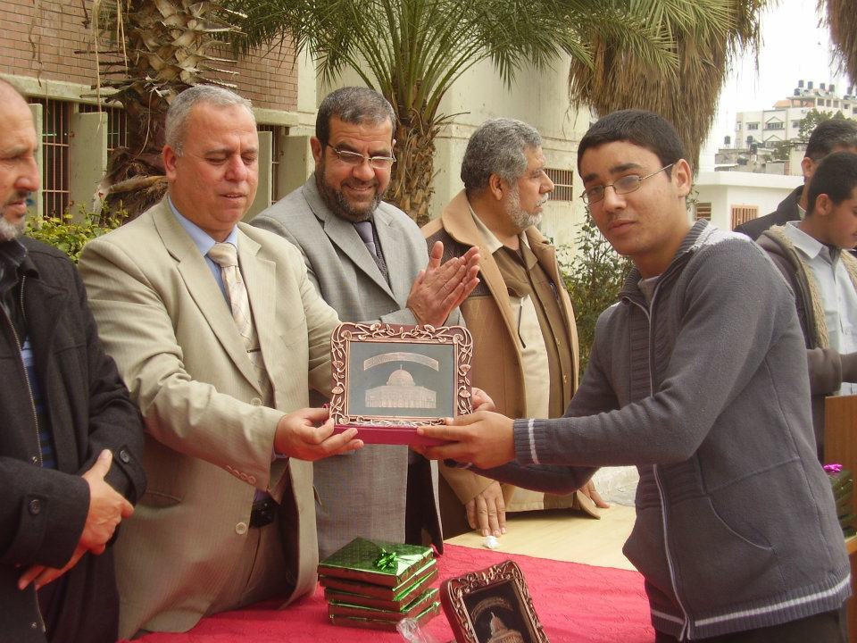 الكتلة الإسلامية تنهي المرحلة الثانية من تكريم المتفوقين بشرق غزة