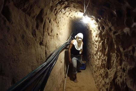 وفاة فتى فلسطيني جراء سقوطه في نفق حدودي برفح