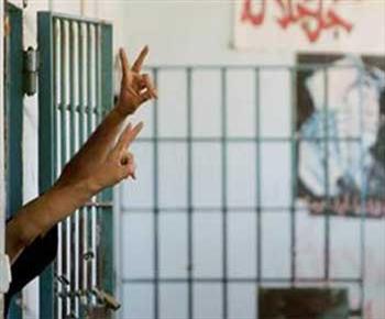 أسرى مصريون في سجون الاحتلال يبدؤون إضرابًا مفتوحًا عن الطعام