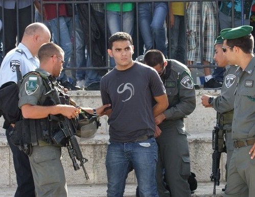 شرطة الاحتلال تُبعد مقدسيين عن المسجد الأقصى 15 يومًا