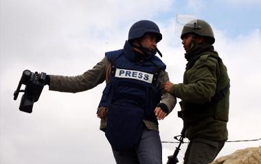 18 صحفياً في سجون الاحتلال آخرهم ناصر ودويك‎