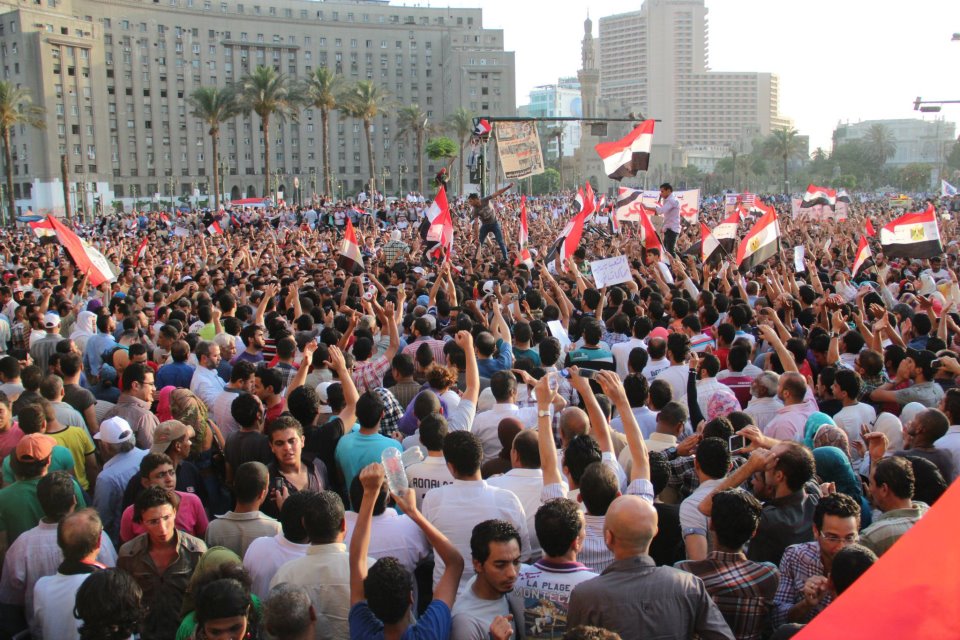 حشود في ميادين مصر احتجاجا على تبرئة رموز النظام المخلوع