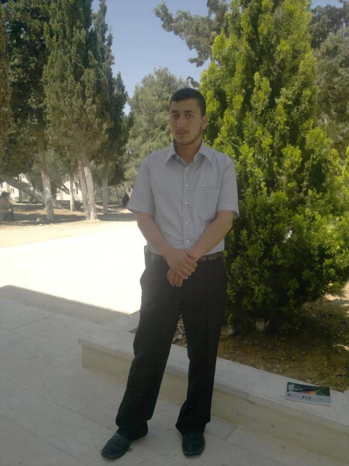 الاحتلال يعتقل طالبًا في جامعة الخليل
