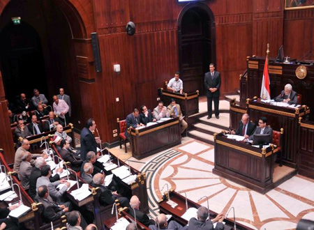 القضاء المصري يؤجل النظر بحل التأسيسية