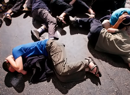 سقوط صاروخين على منطقة أم الرشراش