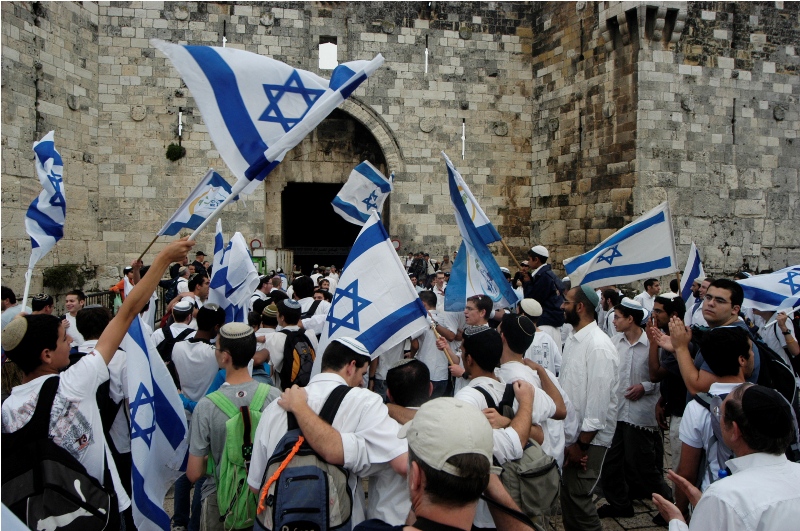 الاحتلال يقيم مراسم عسكرية داخل المسجد الإبراهيمي