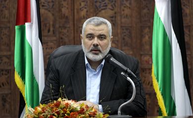 هنية: تدفق القوافل على غزة دليل أن شعبنا ليس وحده في مواجهة الاحتلال