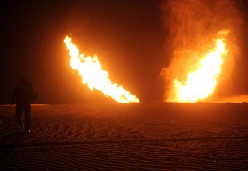 مسلحون يفجرون أنبوب تصدير الغاز جنوب اليمن