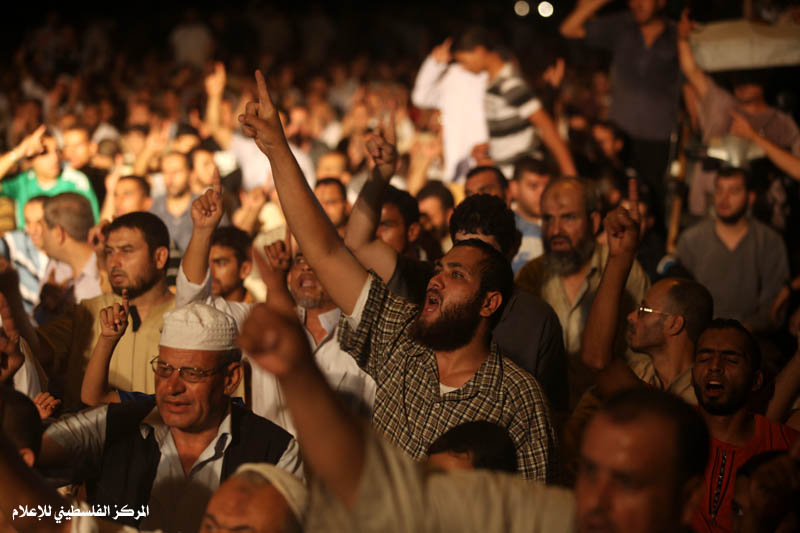 وقفة تضامينة في غزة مع الشعب المصري