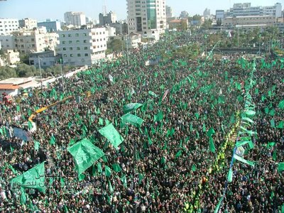 حماس تنفي مزاعم فتح وتدعوها لوقف محاولات تصدير أزماتها