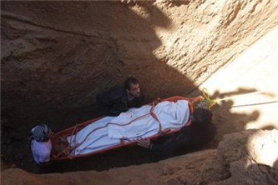 وفاة عامل جراء انهيار نفق أسفل الحدود الفلسطينية المصرية