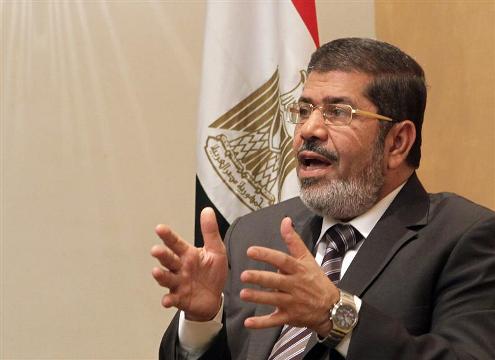 رئيس الإمارات يدعو الرئيس مرسي لزيارة بلاده