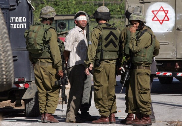 اعتقالات ومداهمات بالضفة والقدس