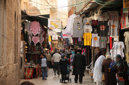 خبير: النشاط التجاري بالقدس في تراجع منذ يوليو الماضي