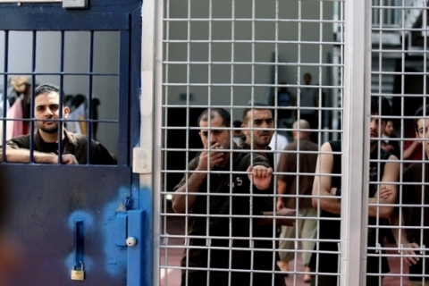 انطلاق حملة دعم الأسرى بجميع اللّغات في أوروبا