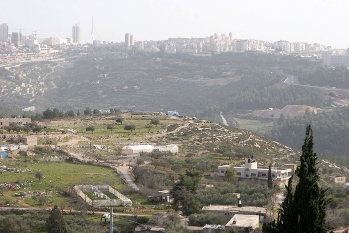 حماس تدين استيلاء الاحتلال على أراضٍ شرق قلقيلية