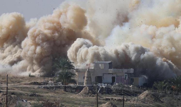 الجيش المصري يواصل إخلاء المنازل وتفجيرها برفح