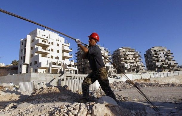 في يوم العمال العالمي.. العنف الاقتصادي بفلسطين ما يزال مستمرًّا