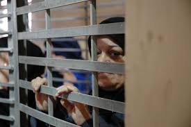 الخفش: 21 أسيرة يقبعن  في سجن هشارون