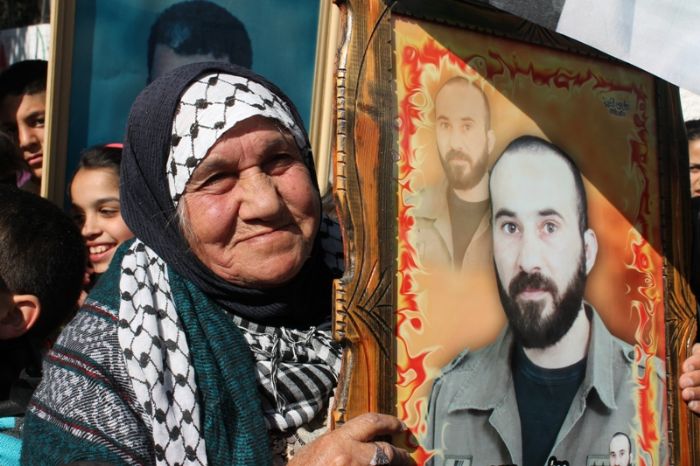أم أحمد خديش.. زيتونة فلسطينية تجسد ألم النكبة