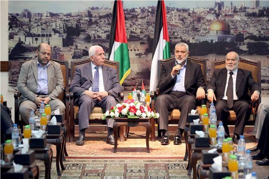 حماس والديمقراطية تدعوان لعدم الارتهان لـبيان باريس
