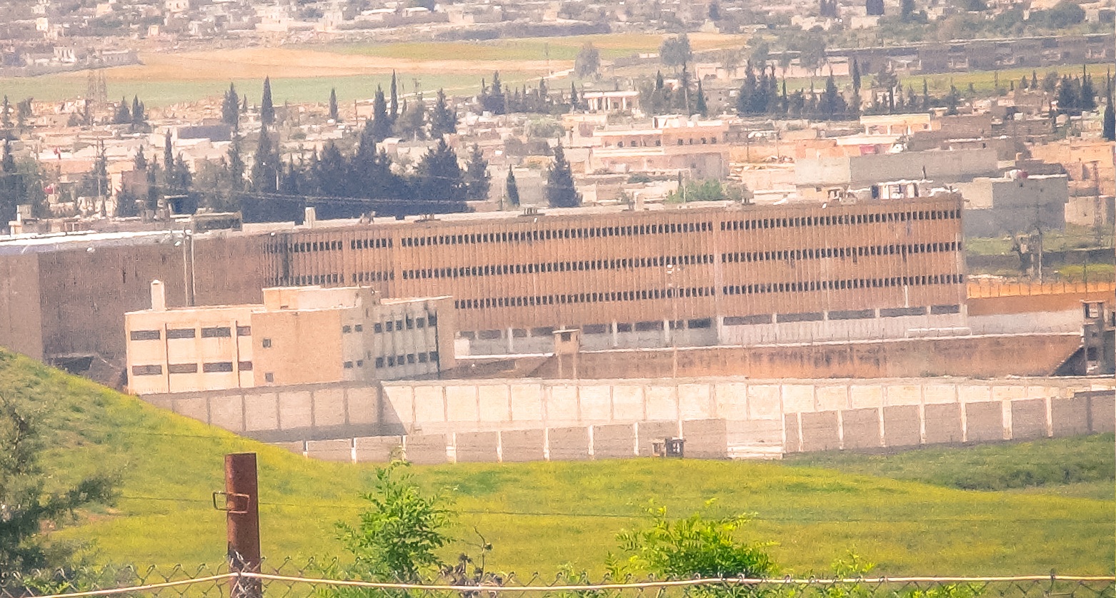 قوات النظام السوري تقترب من سجن حلب