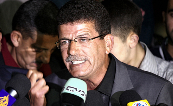 قدورة فارس يتهم جهات فلسطينية بإعاقة الفعاليات المساندة للأسرى
