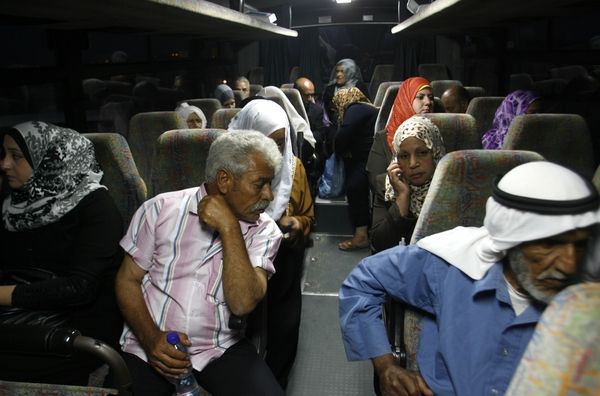 12 من أهالي أسرى غزة يزورون 11 أسيرًا في رامون