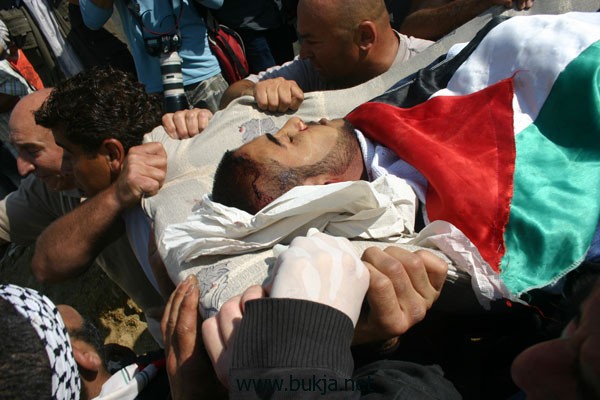 انتشال جثامين 28 شهيدًا من منزل عائلة أبو جامع