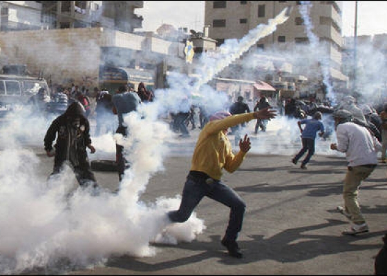 مواجهات عنيفة في أحياء مختلفة في الخليل