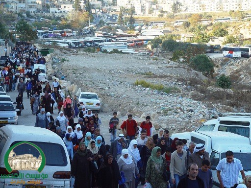 مسيرة غاضبة قبالة الأقصى احتجاجاً على منع دخوله