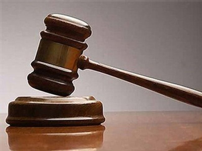 الاحتلال يمدد اعتقال 10 مقدسيين