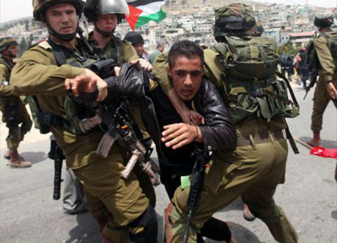 حملة اعتقالات ومداهمات واسعة في الضفة والقدس
